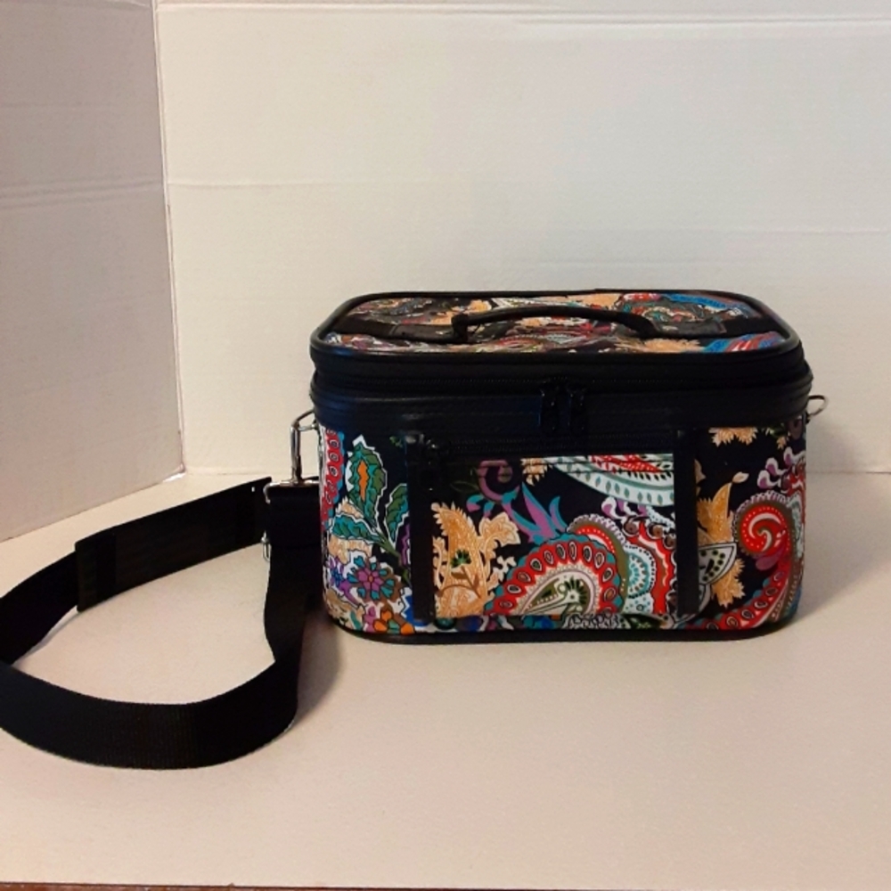 BRIGHTLY-COLORED PAISLEY PRINT TRAIN CASE MAKEUP BAG